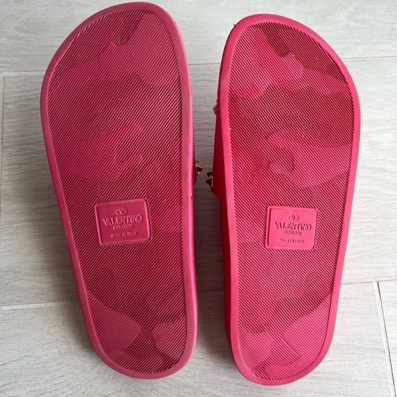 Valentino Pool Slides - Picture 2 of 3